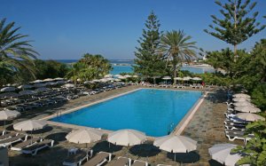 NISSI_BEACH_3